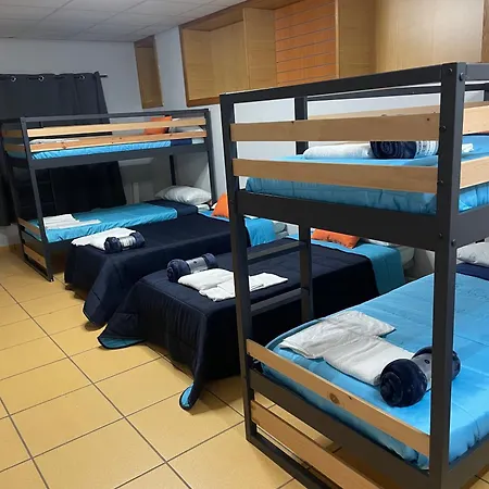 Hostel Cangas * 칸가스데모라조